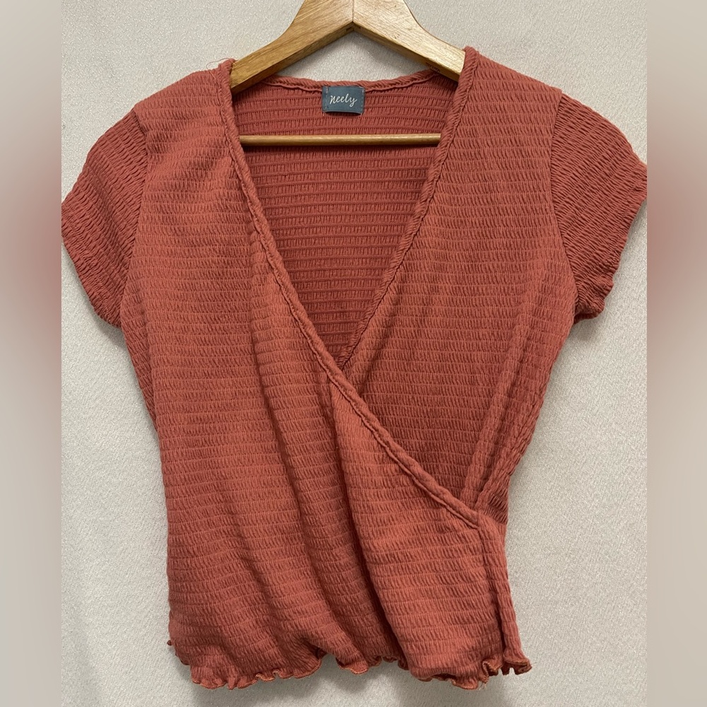 Neely | V neck shirt